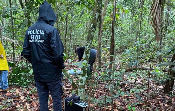 Quadrilha é presa em festa após torturar e matar desafeto no 'tribunal do crime'